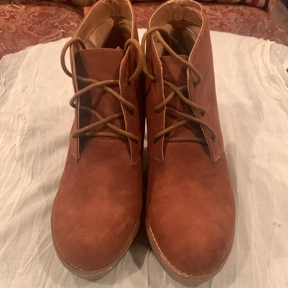 Boots - Picture 2 of 4